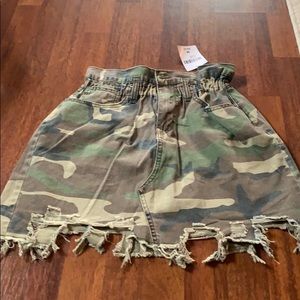 FOREVER 21 camo skirt